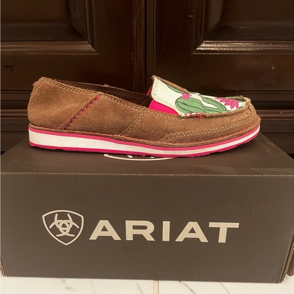 Ariat Cactus Flower Slip-On Cruisers Flat Suede Brown Loafers Sz 7 - Picture 4 of 6
